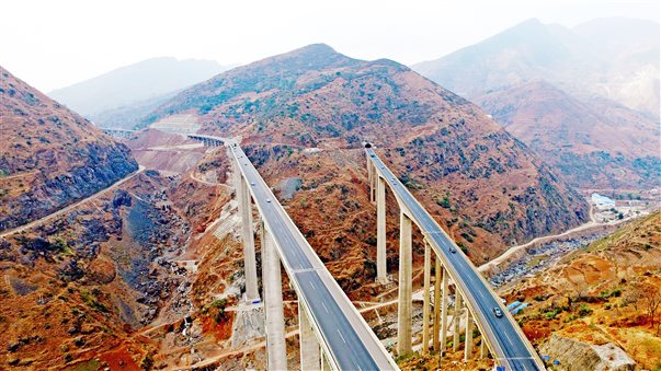 昭会高速公路牛栏江特大?8